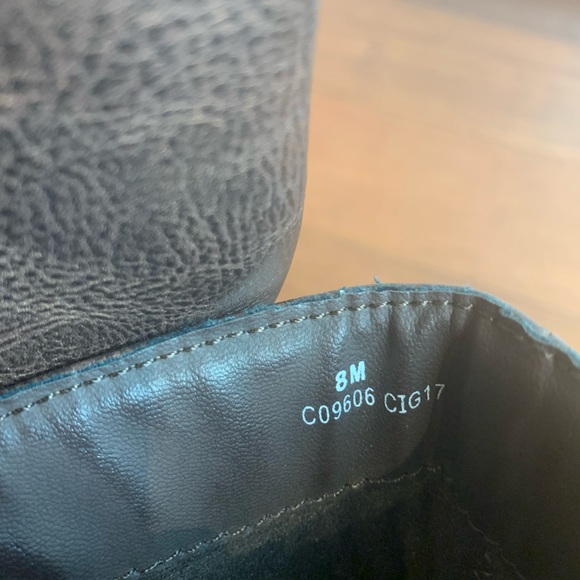 B.O.C. by Born Martina Tall Knee High Leather Riding Boot-Brown-Women size 8 - Picture 3 of 9